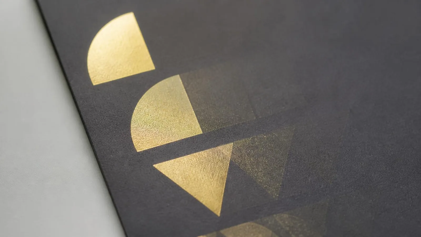 Cold foil ghosting defect example on label print